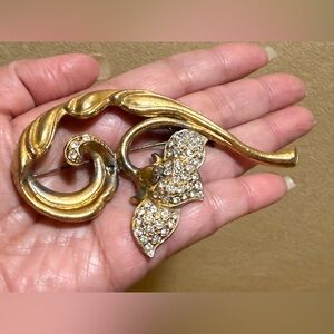 Gold-Tone Vintage Large Estate Floral Crystal Brooch